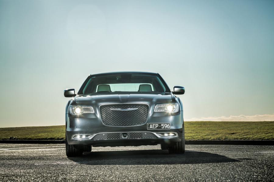  Chrysler 300C 2015 года  (AU) (фото 5 из 30)